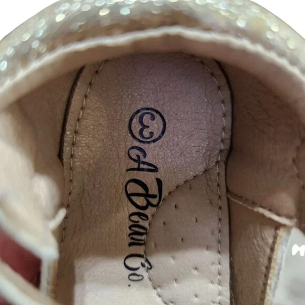 A‎ Bear Co Toddler Size 3 Color Change Gold Smooth Glitter T-Straps Girls